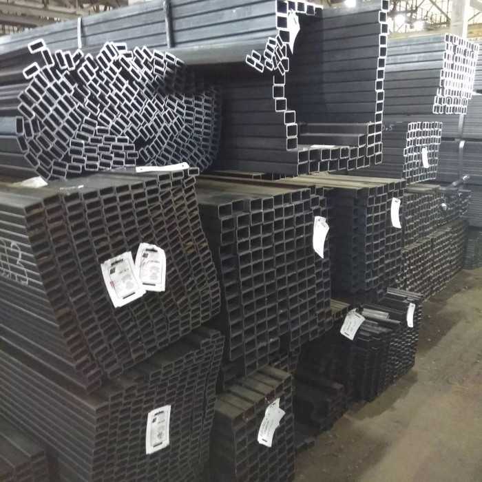 Труба профильная прямоугольная 30х15х1,2 мм 6 м